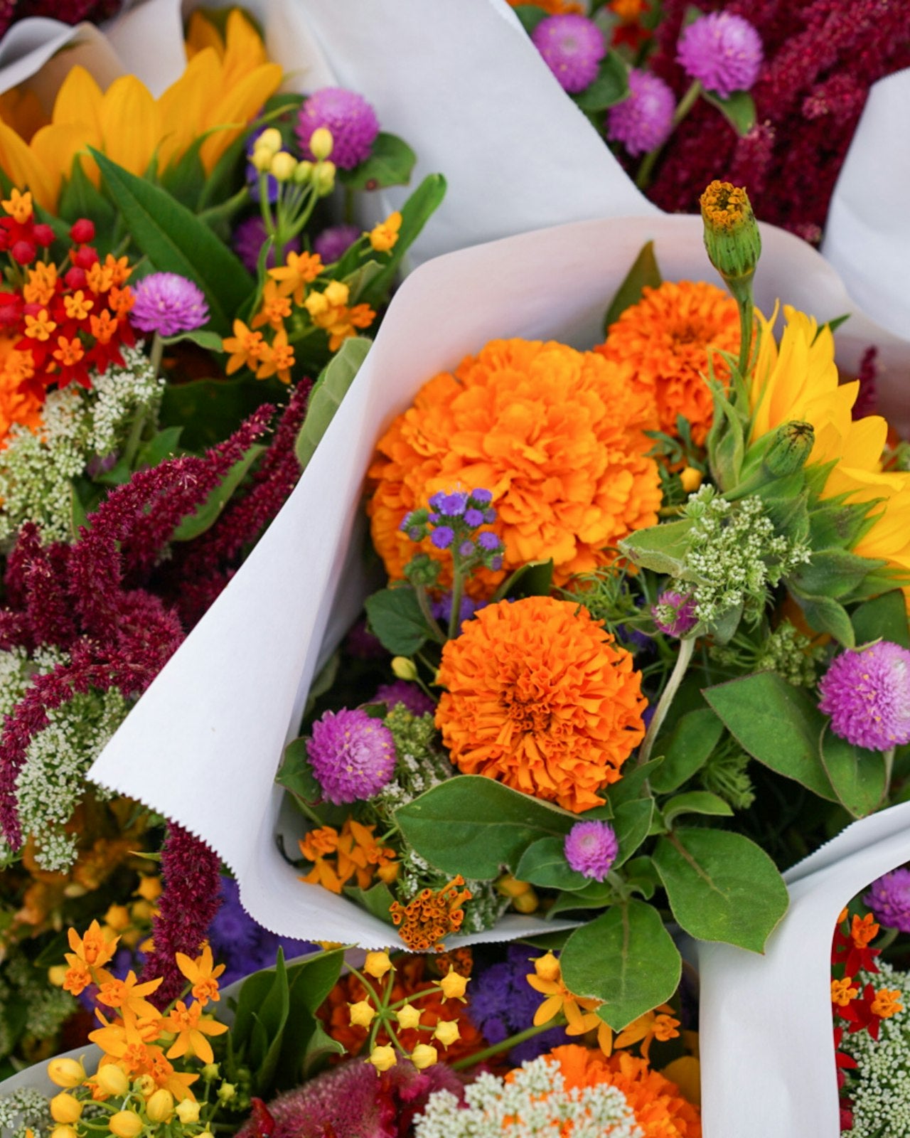 Low garden-style centerpiece — Centre de Table